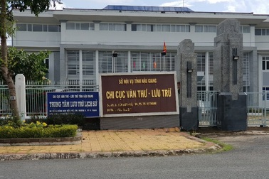 Bốn cán bộ lập quỹ đen bị khởi tố