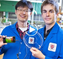 Đại học Harvard chế tạo thành công loa trong suốt, mềm dẻo từ gel ion
